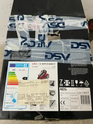 AEG. Aspirador sin bolsa. 800W