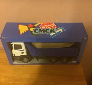 Camión volquete Emek azul marca de colección