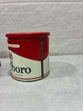 Bote Marlboro antiguo vacío