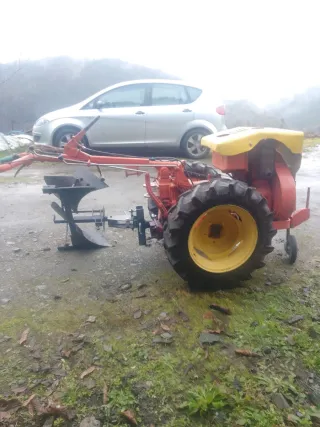 Motocultor Pasquali con arado