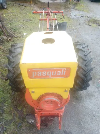 Motocultor Pasquali con arado