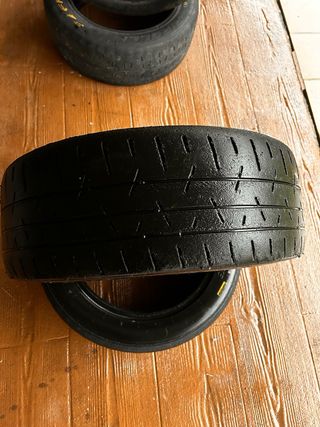 Neumáticos Pirelli y Hankook