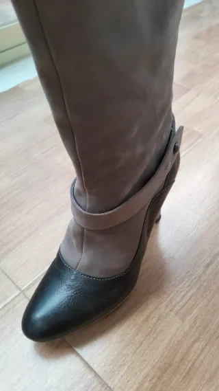 Botas de mujer negras y grises