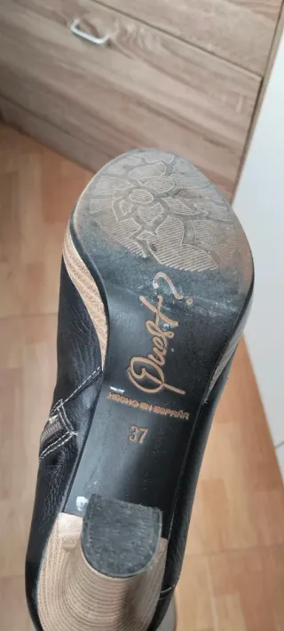 Botas de mujer negras y grises