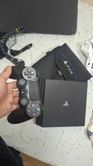 Consola Sony PS4 Pro 1TB Negra + Mando