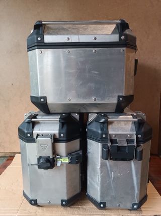 3 Maletas Triumph aluminio Monokey Givi laterales