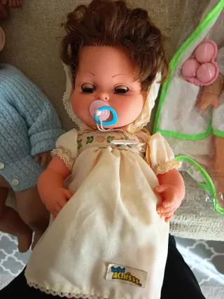 Lote de 5 muñecos variados