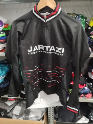 Ropa Ciclismo marca Jartazi Talla L