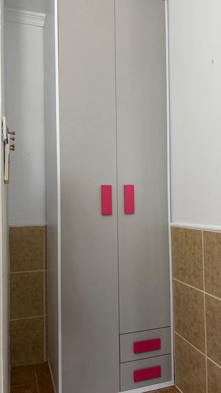 Cuarto completo, conjunto de muebles habitación.