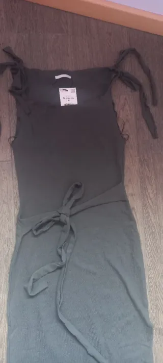 Vestido midi punto Zara verde talla M