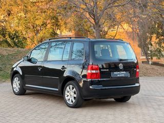Volkswagen Touran 1.6 FSI