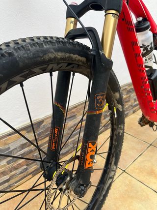 Bicicleta de Montaña Roja