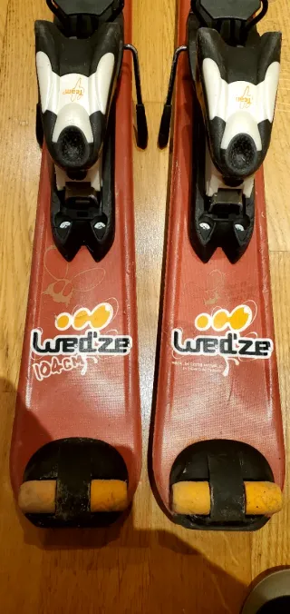 Esquís Wedze 104cm con bastones.