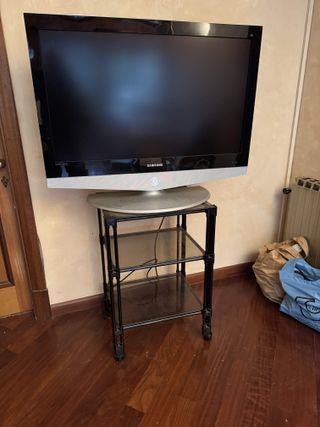 Mobiletto in acciaio e vetro