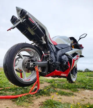 Yamaha R1 2007/08 Roja y Blanca
