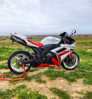 Yamaha R1 2007/08 Roja y Blanca