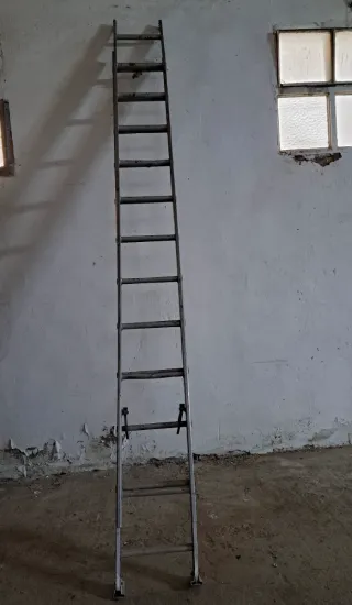 Escalera telescópica de aluminio