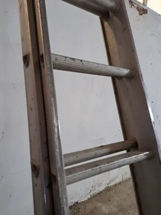 Escalera telescópica de aluminio