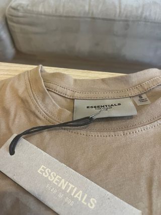 Camiseta Essentials