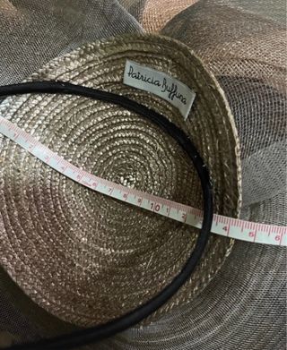 Tocado de fiesta marrón y gris
