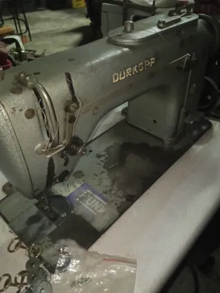 Máquina de coser industrial Durkopp