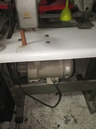 Máquina de coser industrial Durkopp