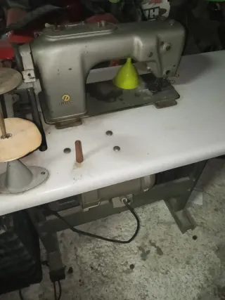 Máquina de coser industrial Durkopp