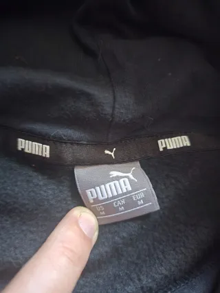 Sudadera Puma Negra con Logo Dorado