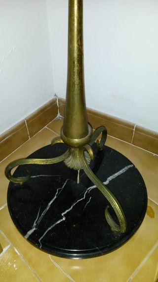 Lámpara de pie antigua