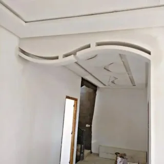 Trabajos de yeso marroquí tradicional y moderno