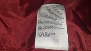 Abrigo niña burdeos con capucha. Talla 158