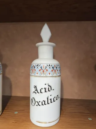 4 Albarelos, botes o tarros de Farmacia antiguos