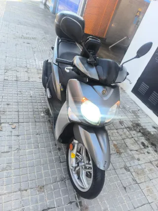 Yamaha Xenter 125 Scooter Gris Automática 2018