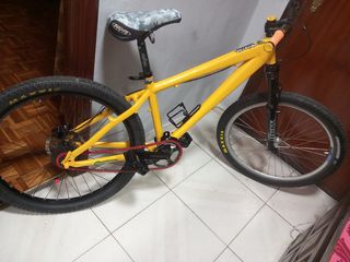 Bici BMX Kona HUSSEFELT Amarilla