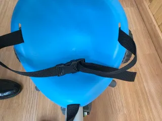 Triciclo infantil con cesta y asiento azul