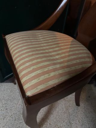 Mesa de comedor y sillas