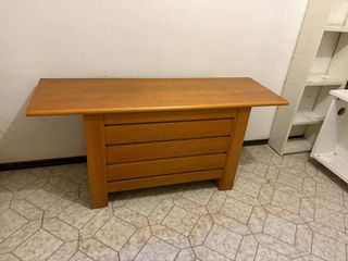 Comò in legno ciliegio con cassetti