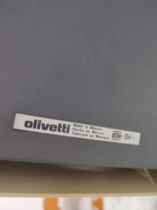 Máquina de escribir Olivetti Lettera 25