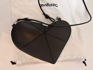 Bolso Corazón Piel Desigual Negro