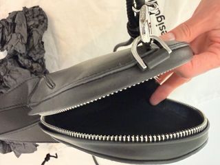 Bolso Corazón Piel Desigual Negro