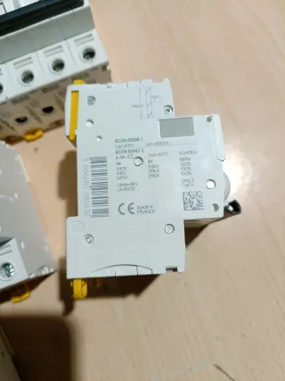 Schneider Electric IC60N C2A Interruptor