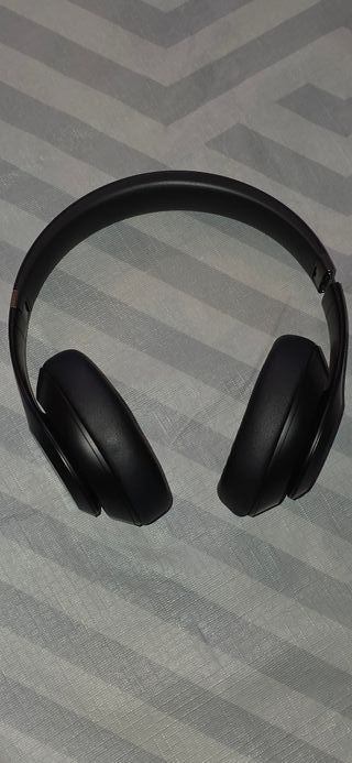Beats Studio Pro Negros