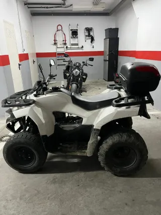 Quad Aeon 200 blanca