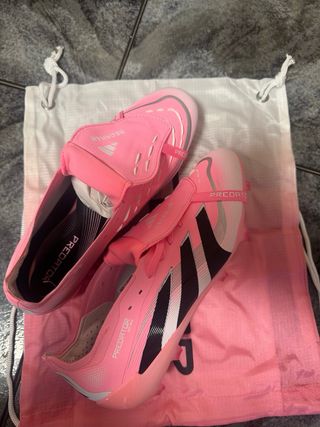 Botas de fútbol Adidas Predator rosas