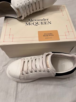 Scarpe Alexander McQueen bianche e nere