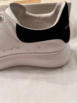 Scarpe Alexander McQueen bianche e nere