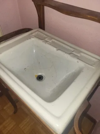Lavabo antiguo madera con espejo