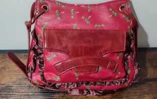 Borsetta Naj Oleari rossa con ravanelli.