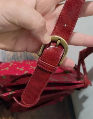 Borsetta Naj Oleari rossa con ravanelli.