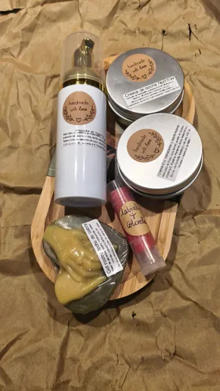 Lote cosmética natural artesanal personalizado.